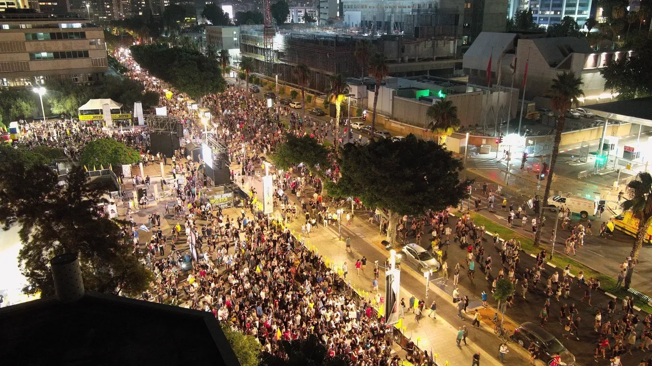 تجمع هزاران اسرائیلی علیه دولت نتانیاهو در تل‌آویو