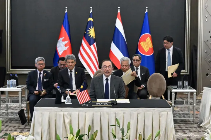 Malaysia's Anwar Ibrahim: Thailand and Cambodia agreed to 'immediate and unconditional' truce