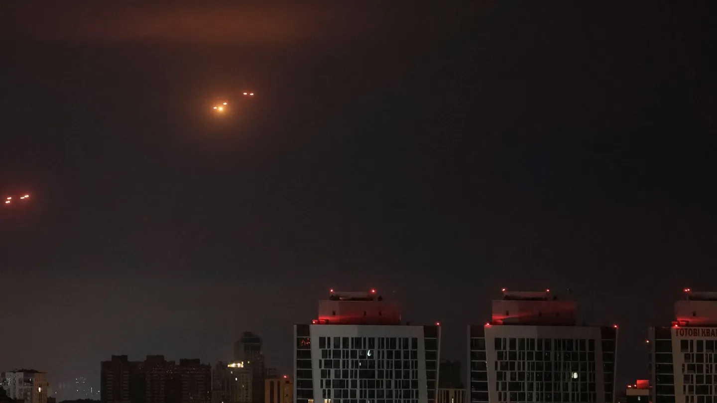 موسكو تشن هجوماً على كييف.. وقتلى بقصف روسي استهدف حافلة أوكرانية