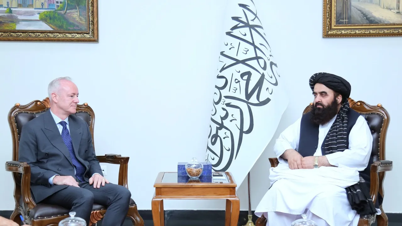 درخواست متقی از برنامه جهانی غذا: در کنار کمک‌های اضطراری به توسعه افغانستان نیز توجه شود