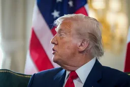 Memorandumi i Trumpit: Punonjësit e qeverisë mund t’i bindin kolegët të konvertohen në fe