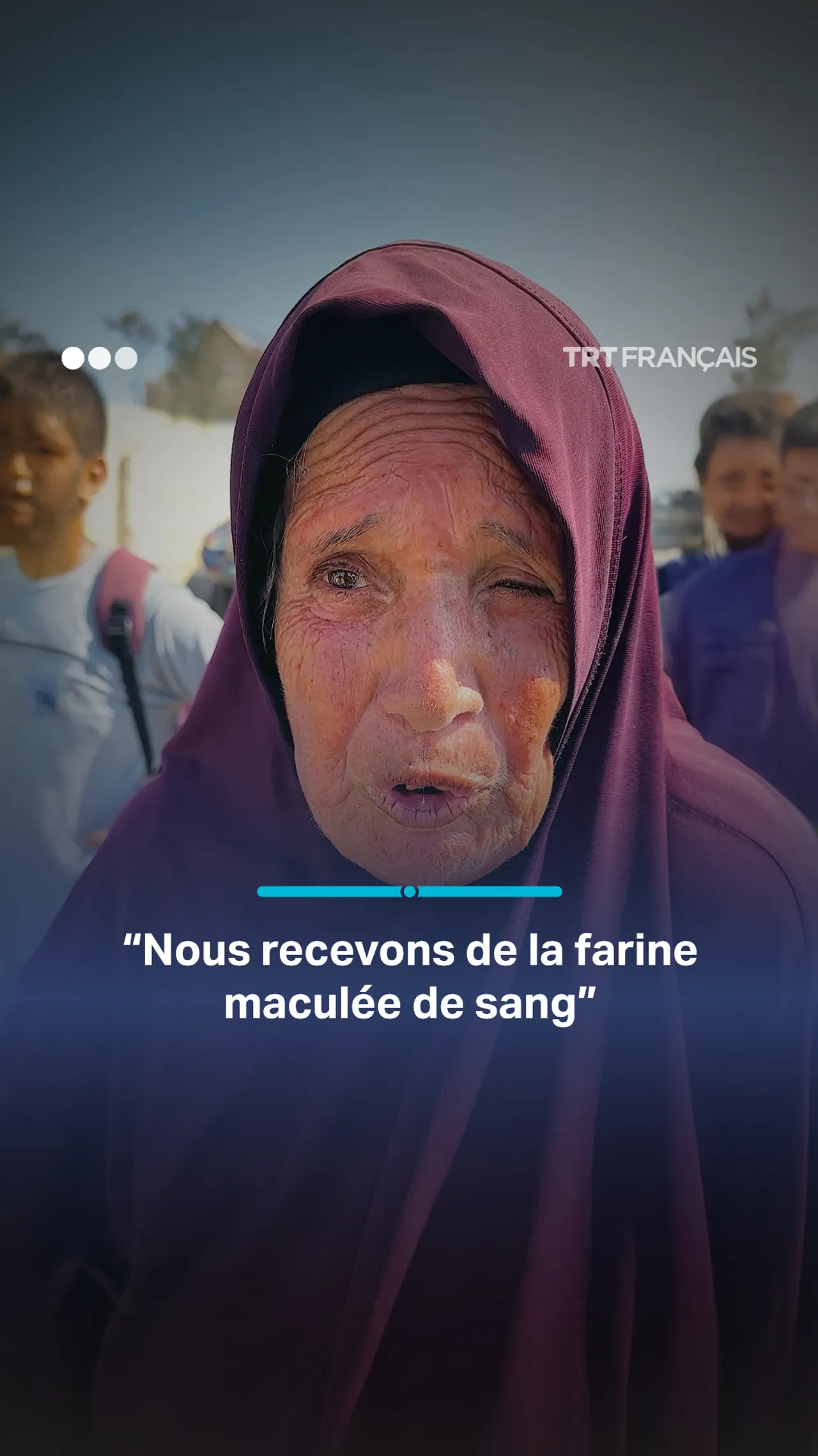 Pour un peu de farine, elle met sa vie en jeu: le courage d’une vieille dame à Gaza