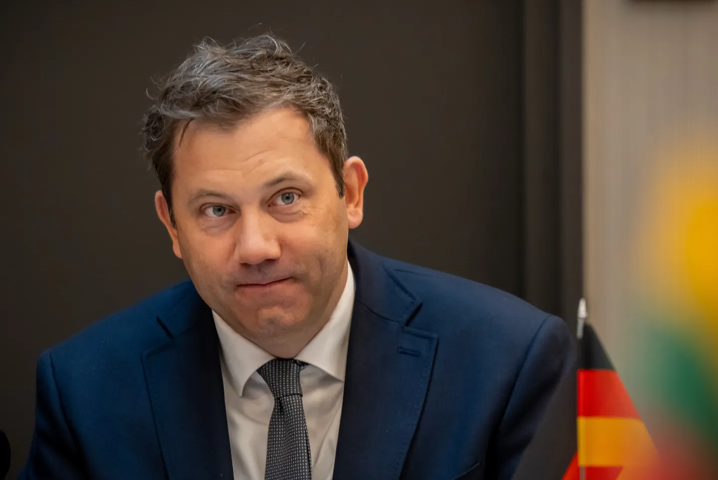 Klingbeil schwört Koalition auf größere Sparzwänge ein