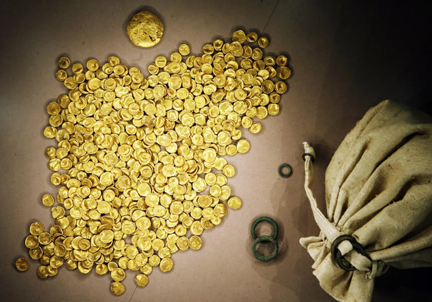 Three men sentenced for daring gold heist at German museum