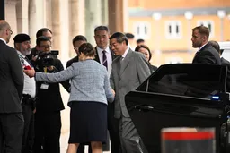Top Chinese and US trade officials continue delicate tariff talks in Sweden