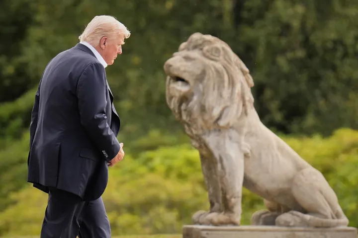 Trump: Rusia ka "10 ditë nga sot" për t'i dhënë fund luftës në Ukrainë