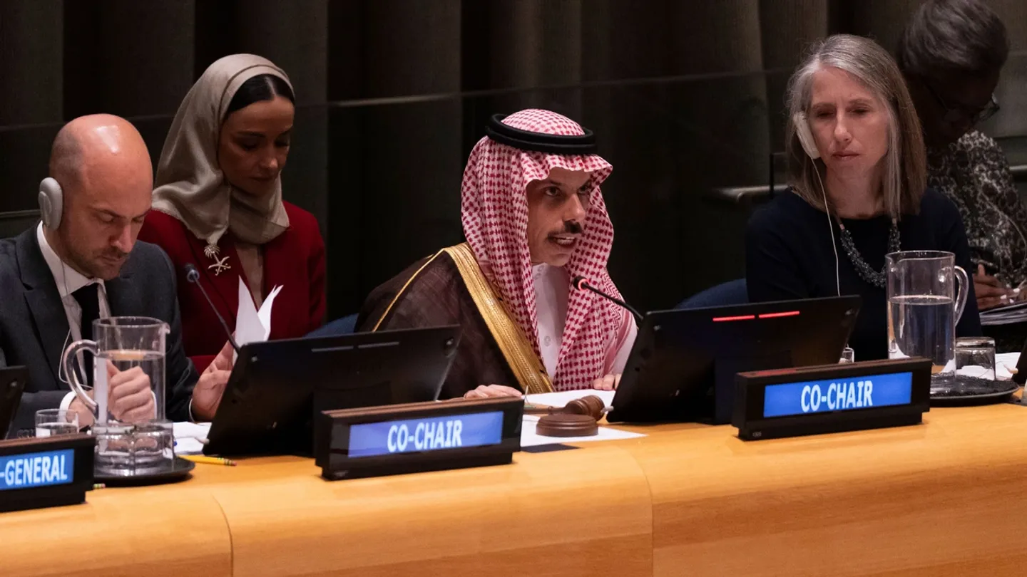 مؤتمر حل الدولتين.. دعوات عربية لإنهاء العدوان الإسرائيلي على غزة والاعتراف بالدولة الفلسطينية