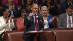 Hakeem Jeffries drags out 'magic minute' to derail Trump's megabill moment