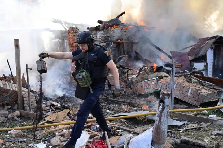 Russian strikes kill five in eastern Ukraine, spark fire in Kiev