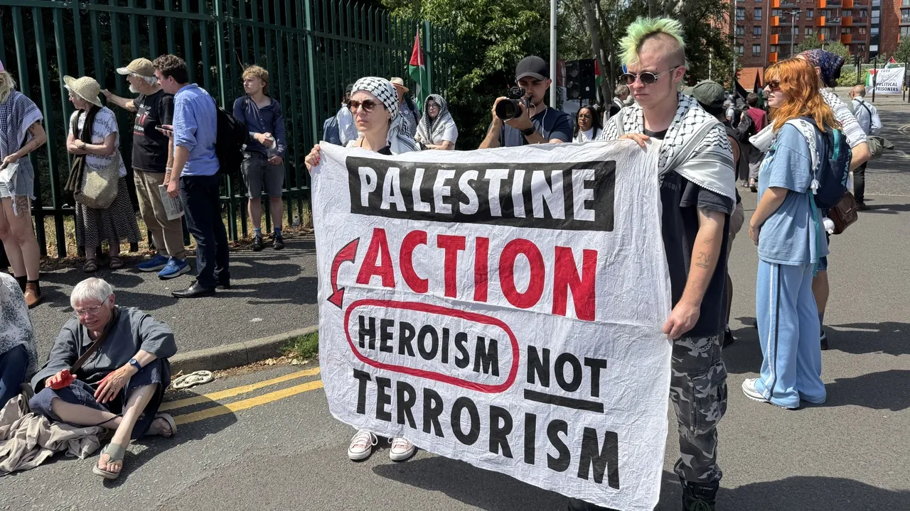 Legisladores britânicos votam para proibir o grupo Ação Palestiniana como “organização terrorista”