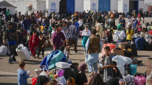 هزاران کودک در مرز اسلام‌قلعه افغانستان نیازمند کمک فوری هستند