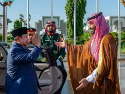 Arábia Saudita e Indonésia assinam acordos industriais e energéticos no valor de $27 mil milhões