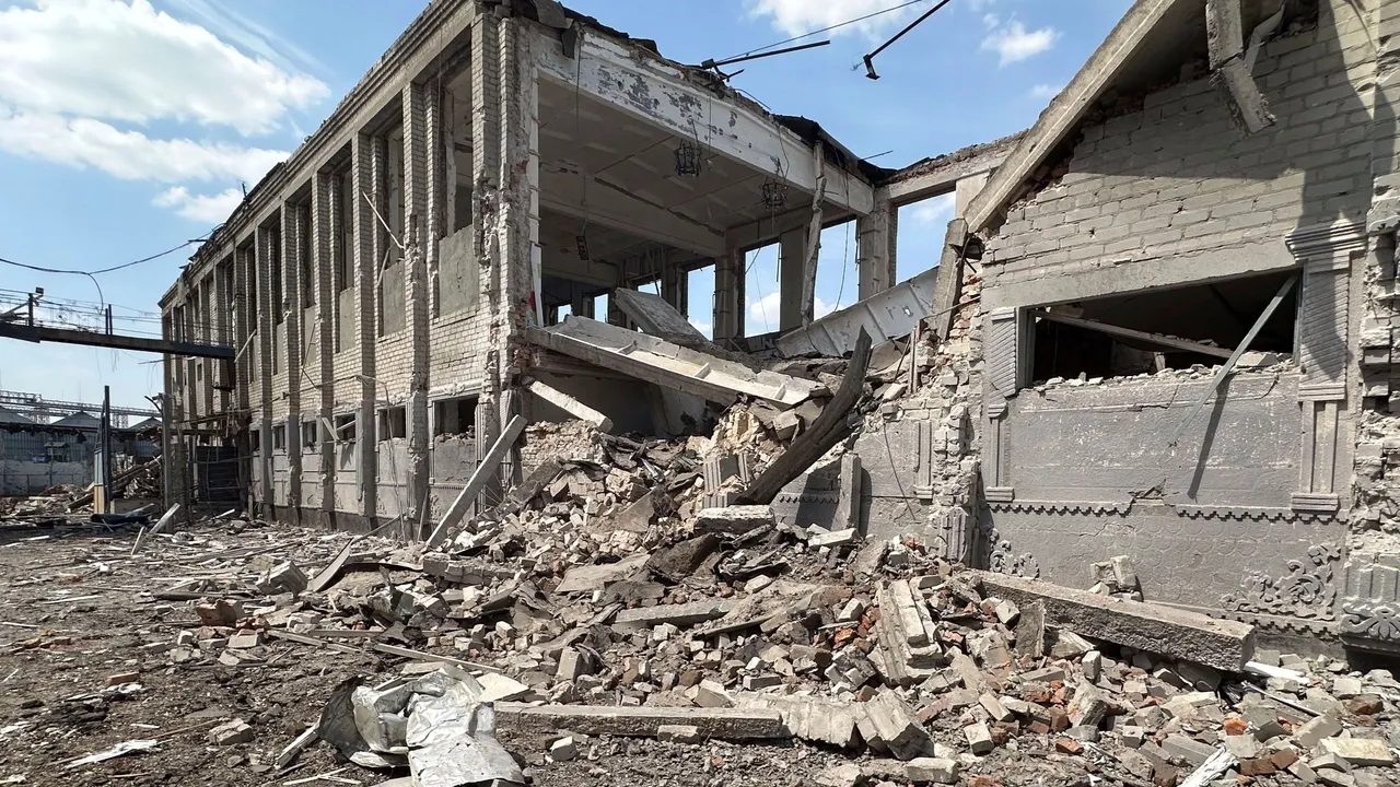 Um ataque de míssil da Rússia mata 3 soldados ucranianos e fere 18 numa unidade de treino