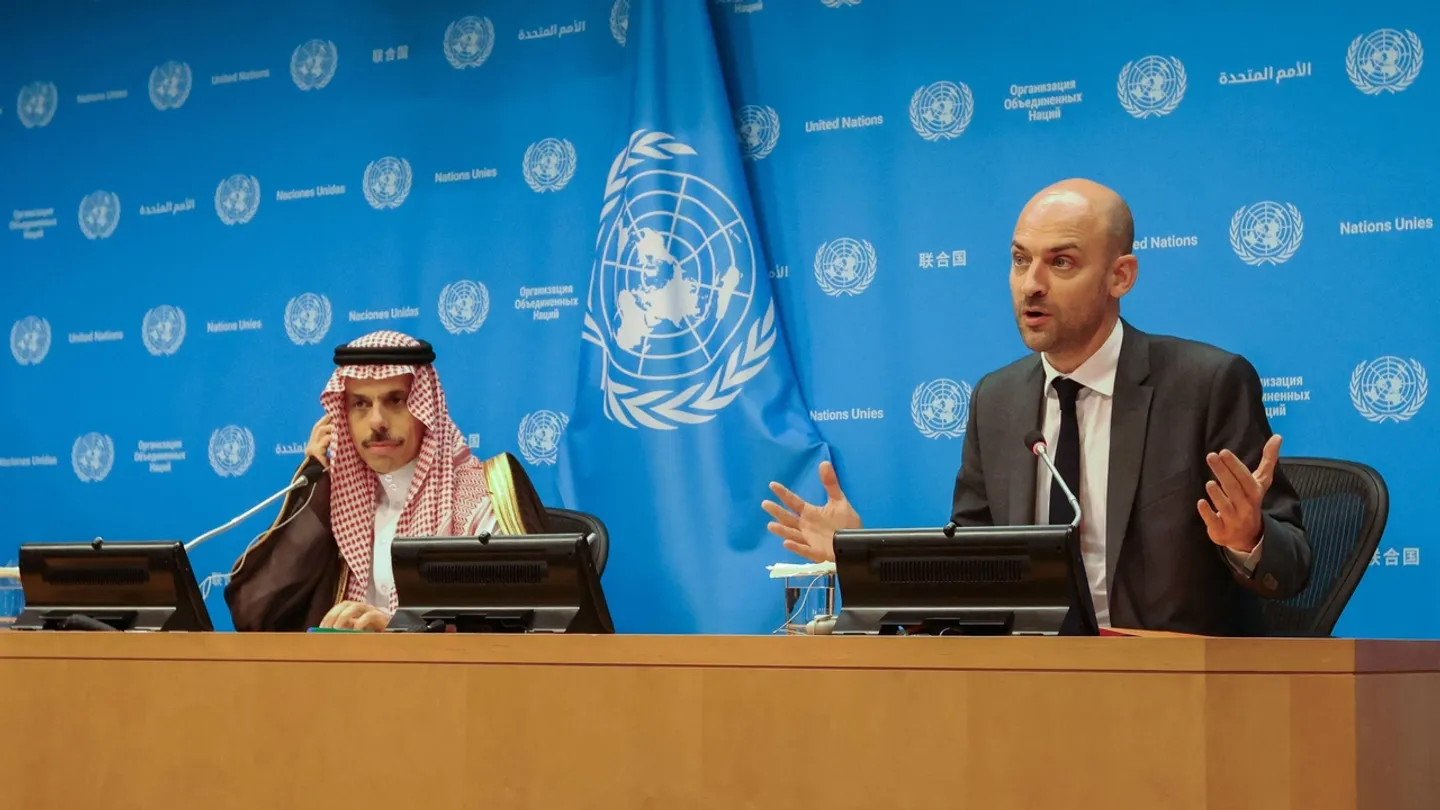 السعودية وفرنسا تدعوان الأمم المتحدة لدعم إعلان ملزم لحل الدولتين وإنهاء الحرب في غزة