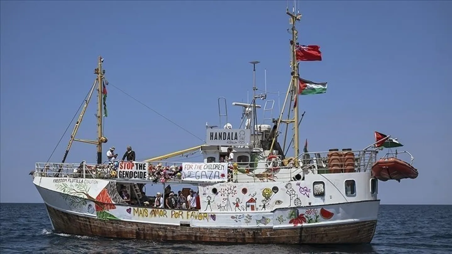 Aktivistët nga anija me ndihma për Gazën në grevë urie për ditën e pestë në burgun izraelit