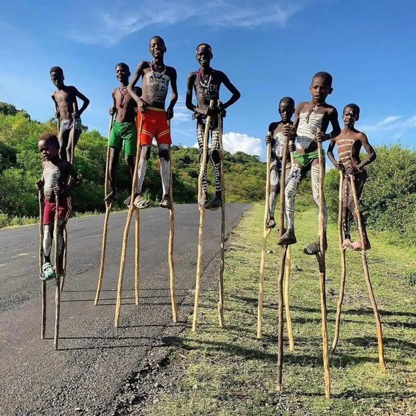 Utajiri wa Afrika: Watu wa kabila la Banna nchini Ethiopia wanaotembea kwa miti