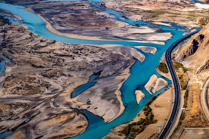 Proyek bendungan raksasa China dan militerisasi air di Asia Selatan