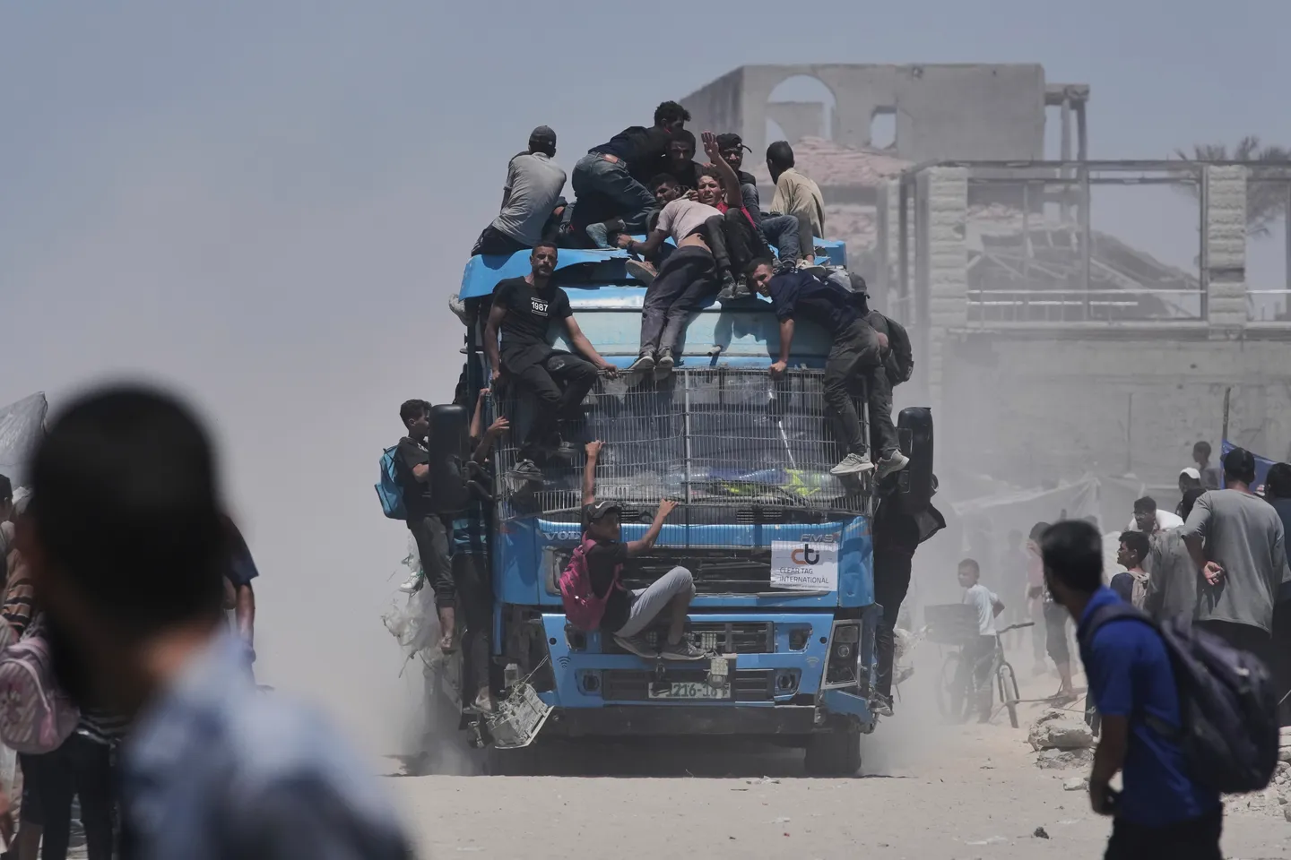 Dvadeset Palestinaca poginulo nakon prevrtanja kamiona s humanitarnom pomoći u centralnoj Gazi
