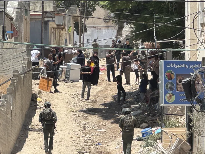 Encerrados en su propia tierra: Israel cerca un pueblo palestino en Cisjordania ocupada