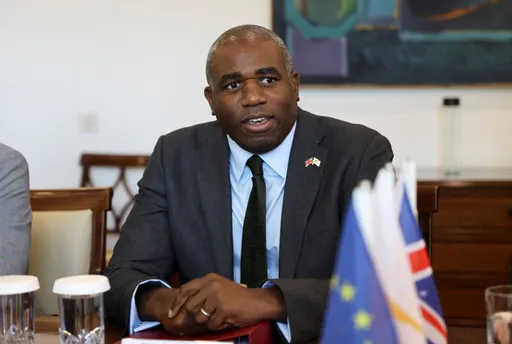 Mbretëria e Bashkuar rifillon marrëdhëniet diplomatike me Sirinë pas 14 vitesh