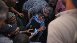 الاحتلال يواصل استهداف منتظري المساعدات في غزة.. وبوريل: مرتزقة أمريكيون قتلوا 550 فلسطينياً في شهر