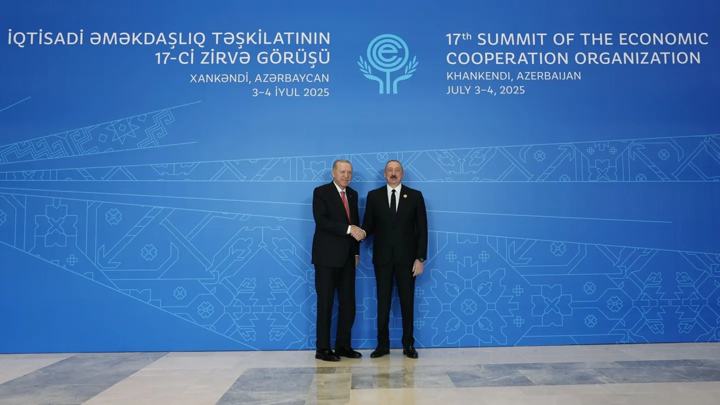 Erdogan chega ao Azerbaijão para uma importante cimeira económica regional