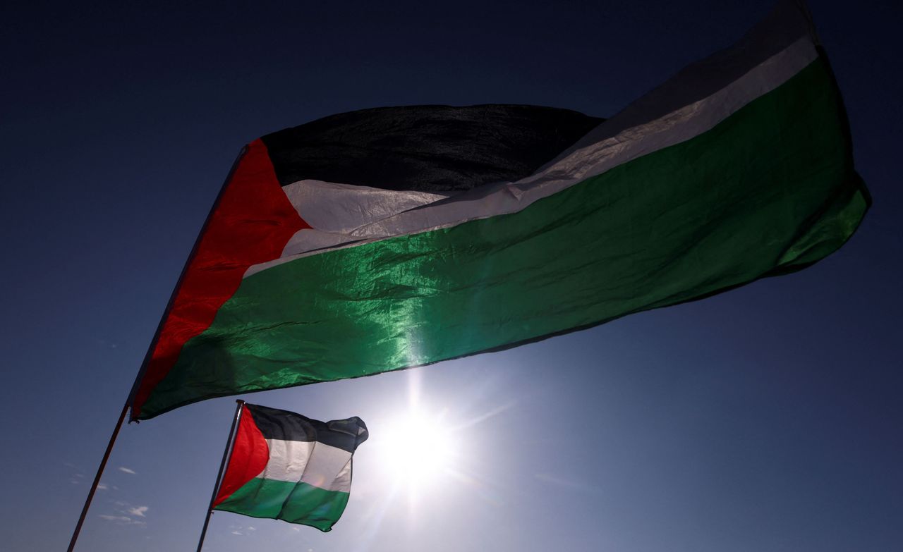 Gaza dissolves administration ahead of governance transfer under international ceasefire deal