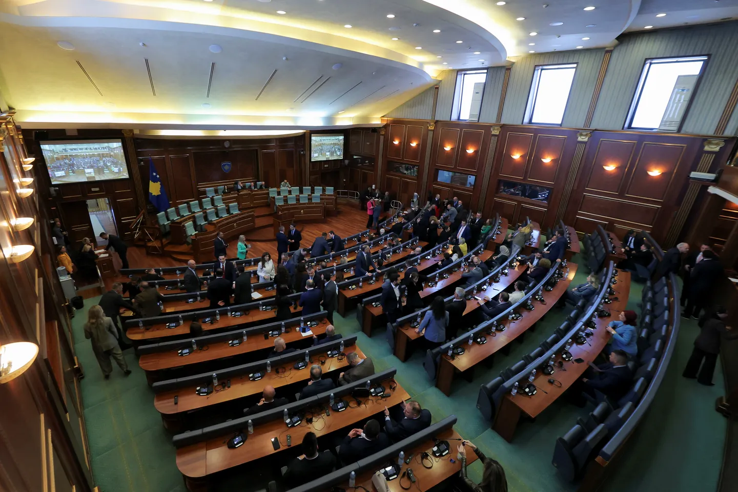 False bomb threat forces parliament evacuation in Kosovo