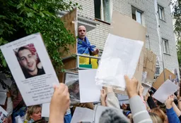 Russia accuses Ukrainian military chief of downing POW plane
