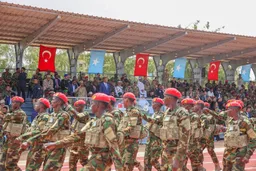 Hundreds of Somali officers graduate from Turkish military academy