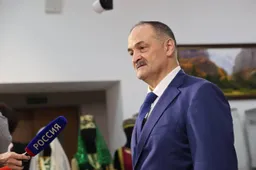 Глава Дагестана призвал дружить с Азербайджаном
