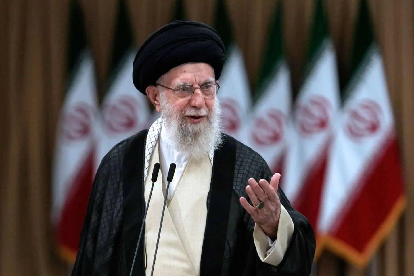 Iran: Chamenei tritt erstmals seit Krieg öffentlich auf