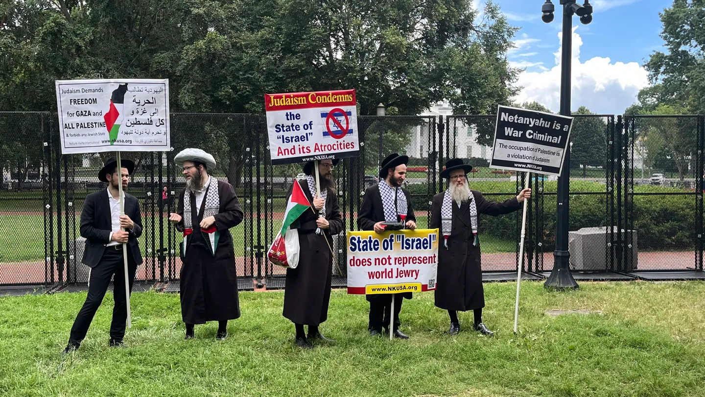 Ahead of Trump-Netanyahu talks, protesters near White House demand end to Gaza genocide