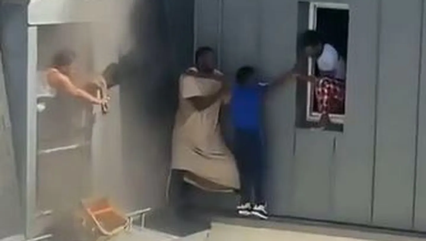 Fousseynou Cissé: Qui est cet immigré qui a sauvé une famille piégée dans un incendie en France ?