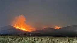Zjarri në afërsi të Bllacës mbyll kufirin mes Maqedonisë së Veriut dhe Kosovës