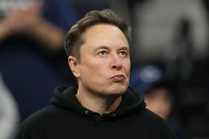 Tesla-Aktie fällt nach Musks Partei-Ankündigung