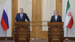 تأکید لاوروف بر ضرورت حل پرونده هسته‌ای ایران از طریق دیپلماسی
