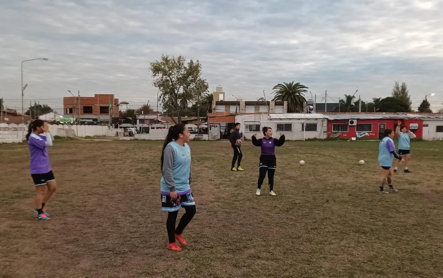 Villas Unidas, el club de fútbol femenino que rescata valores en barrios humildes de Argentina