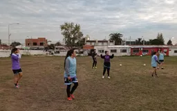 Villas Unidas, el club de fútbol femenino que rescata valores en barrios humildes de Argentina