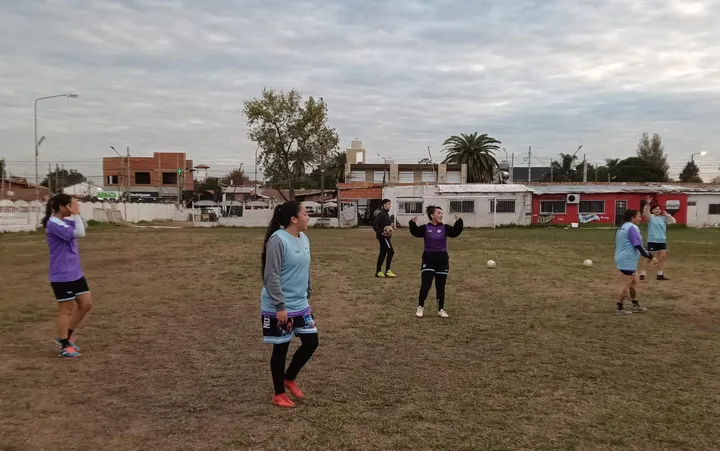 Villas Unidas, el club de fútbol femenino que rescata valores en barrios humildes de Argentina