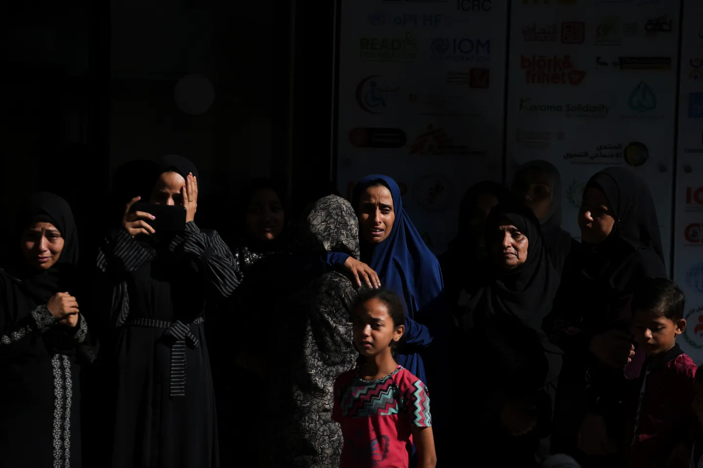 Hamas agrees to release 10 Israeli hostages amid tough Gaza ceasefire talks