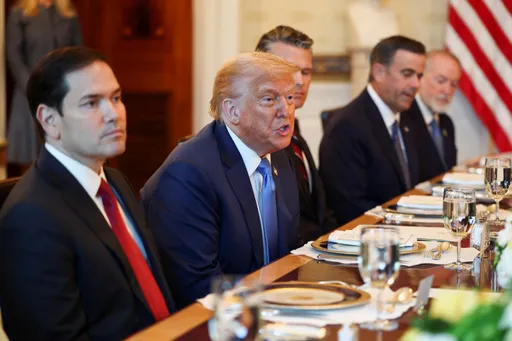 Трамп: АКШ кол салуулардан жана ок атышпоодон кийин Иран менен сүйлөшүүнү пландаштырды