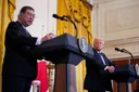 Јапонскиот премиер го повика Трамп да ја измени извршната наредба за царините