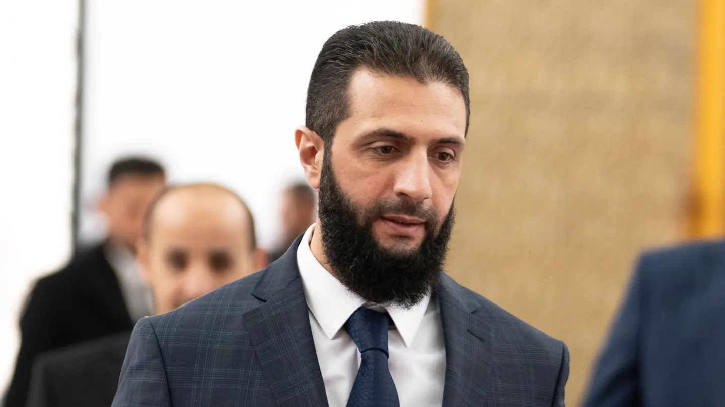 مصدر سوري ينفي اجتماع أحمد الشرع مع مسؤولين إسرائيليين بالإمارات