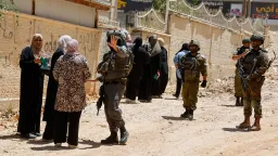 الاحتلال يواصل اقتحامه مدن الضفة.. ومستوطنون يعتدون على فلسطينيين وممتلكاتهم