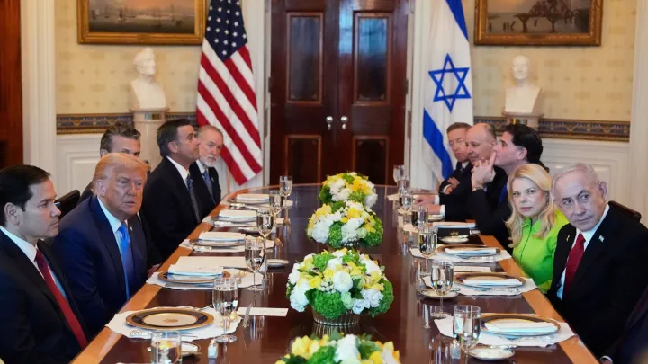 Netanyahu apoia expulsão de palestinianos enquanto Trump ignora solução de dois Estados