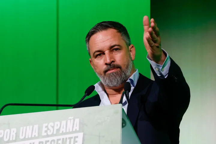 El partido Vox enciende la polémica en España con propuesta de deportación masivas de inmigrantes