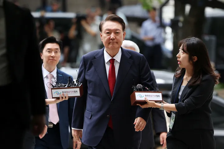 South Korea court issues arrest warrant for ex-president Yoon