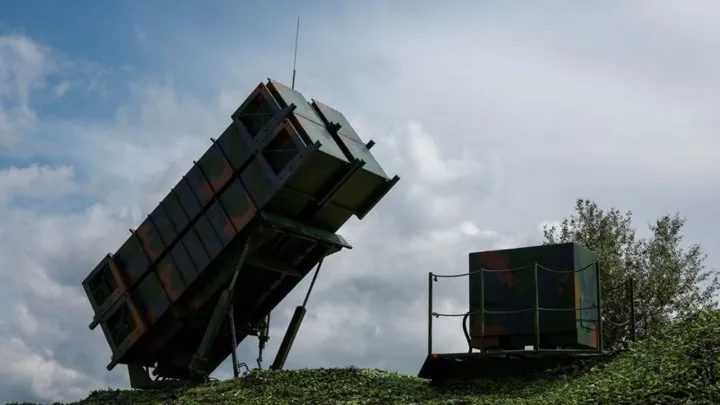 Relatório: EUA vão enviar mais sistemas de defesa aérea Patriot para a Ucrânia