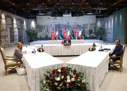 Istanbul, fillon Samiti i Bashkëpunimit Türkiye-Itali-Libi
